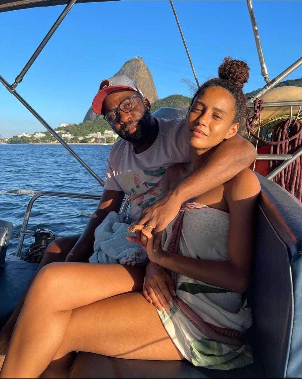 Taís Araújo e Lázaro Ramos em passeio de barco. (Foto:Reprodução/Instagram) Lorena Bueri