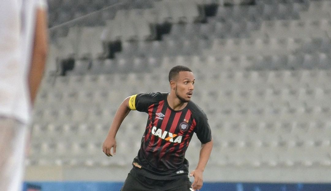 Morre Riuler de Oliveira, ex-volante do Athlético Paranaense