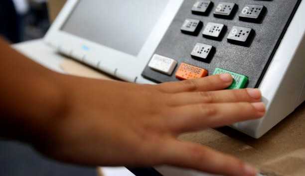 TSE afirma não ter encontrado riscos em urnas eletrônicas