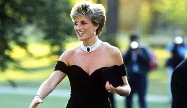 Veja algumas tendências da moda atual já usadas pela Princesa Diana