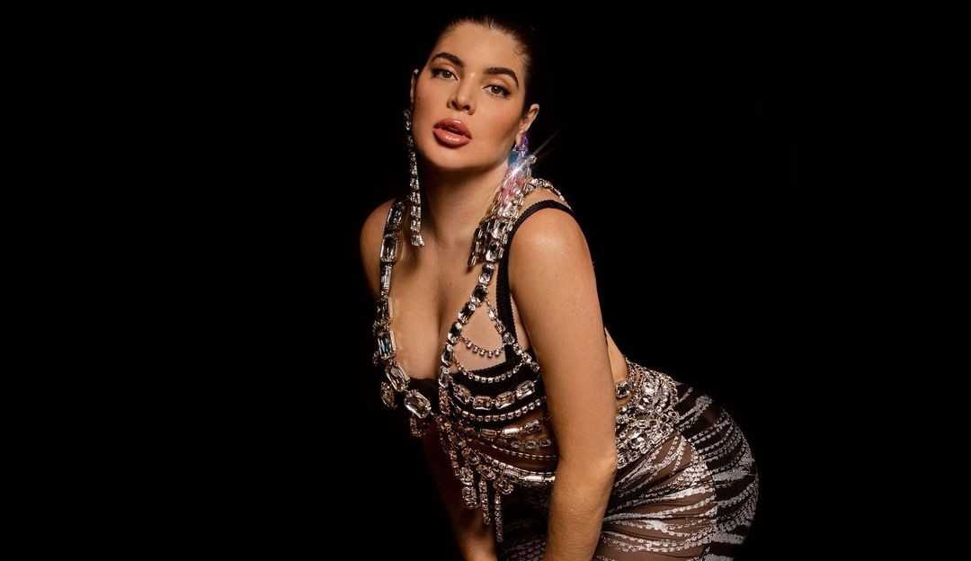 Primeira noite da Farofa da Gkay tem muitos beijos e reencontros entre famosos