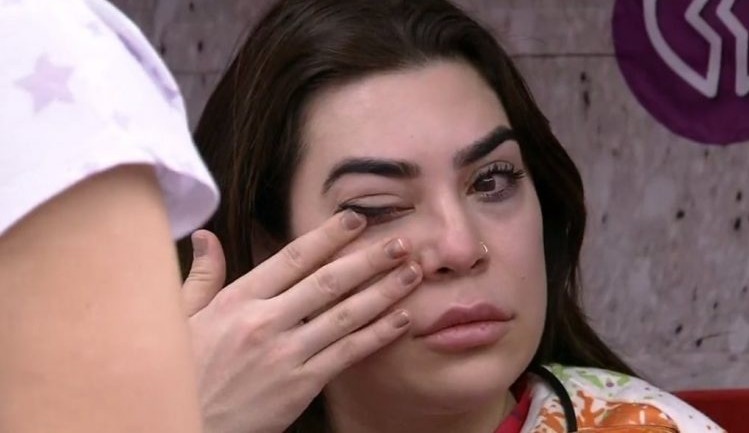 BBB22: Após ser indicada pelo líder pro paredão, Naiara Azevedo cogita desistir do programa