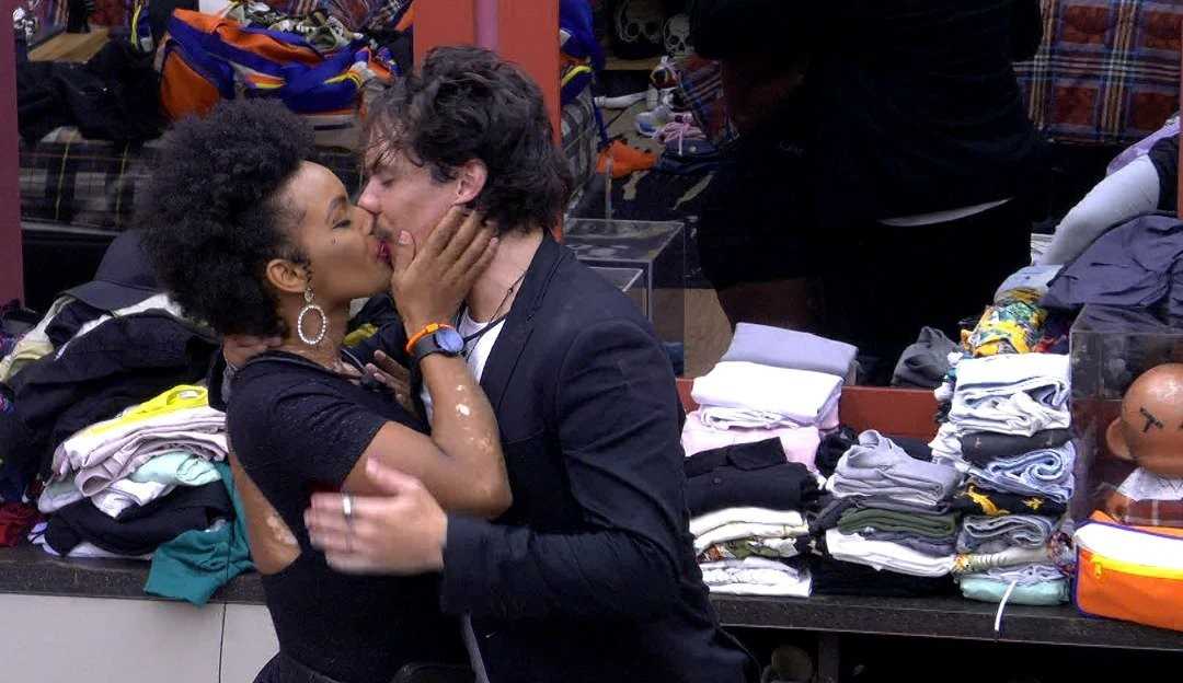 BBB22: Eliezer e Natália protagonizam festa do líder