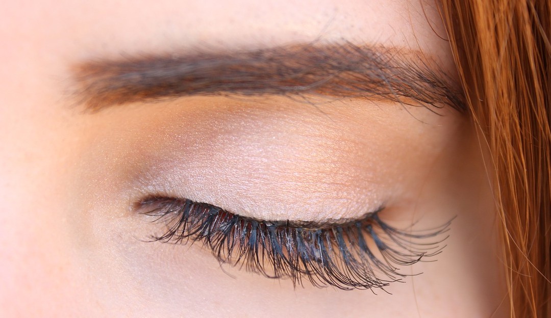 Alongamento de cílios: entenda mais sobre essa técnica