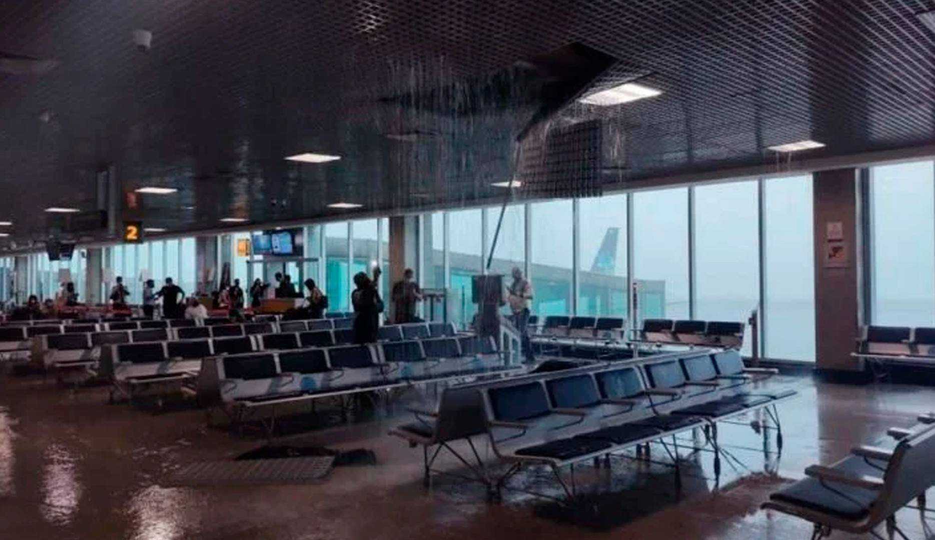 Chuva derruba parte do teto do Aeroporto de Congonhas