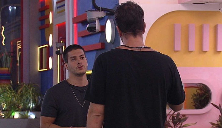 BBB22: Arthur comenta reação de Jade em jogo da discórdia: “/Não tem o que falar”/