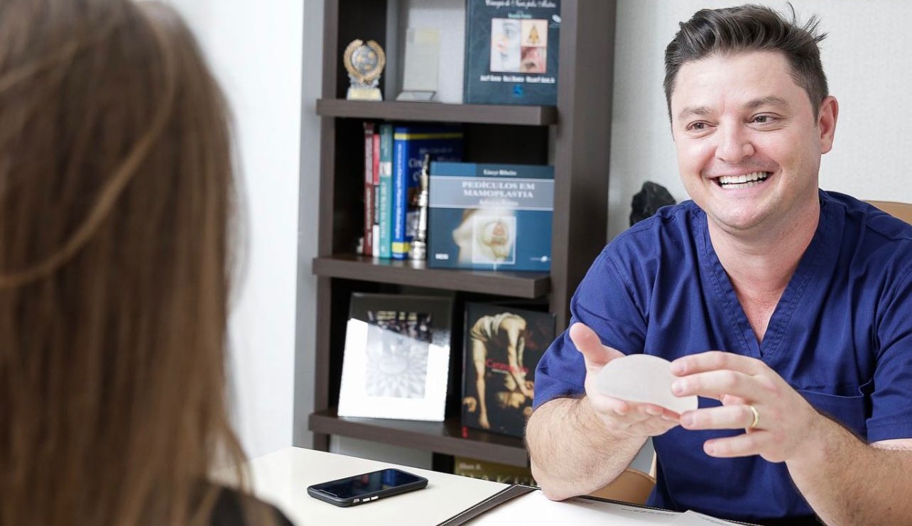 Dr. André Miolo esclarece mitos e verdades sobre a cirurgia plástica
