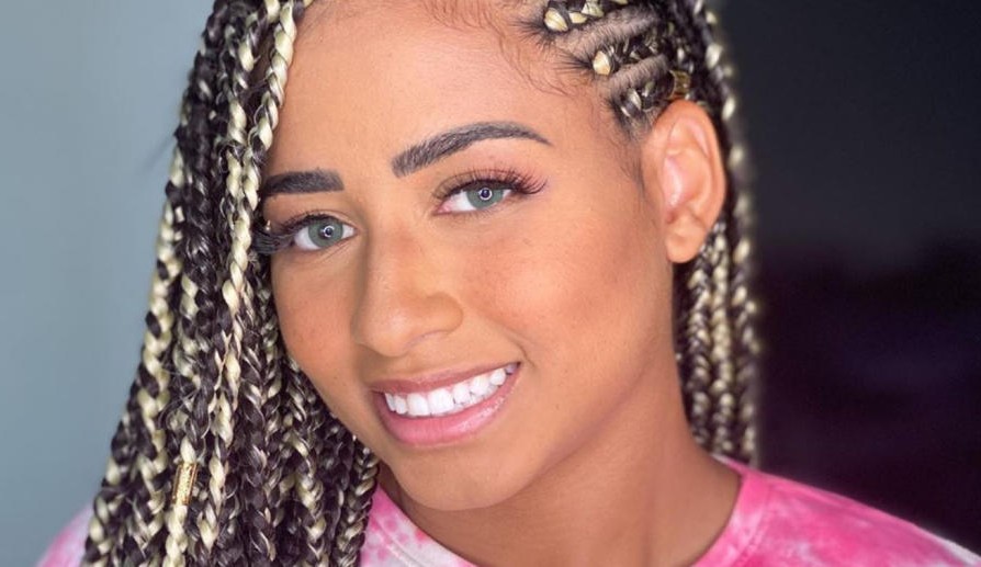 Mc Loma exibe barrigão de grávida e surpreende