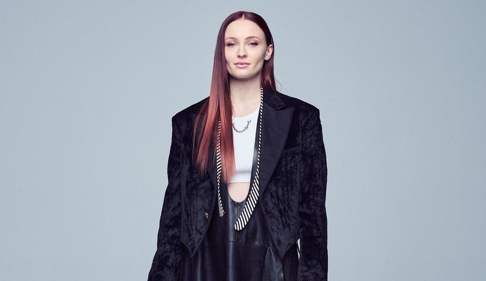 Sophie Turner declara que é uma atriz melhor por ter se tornado mãe