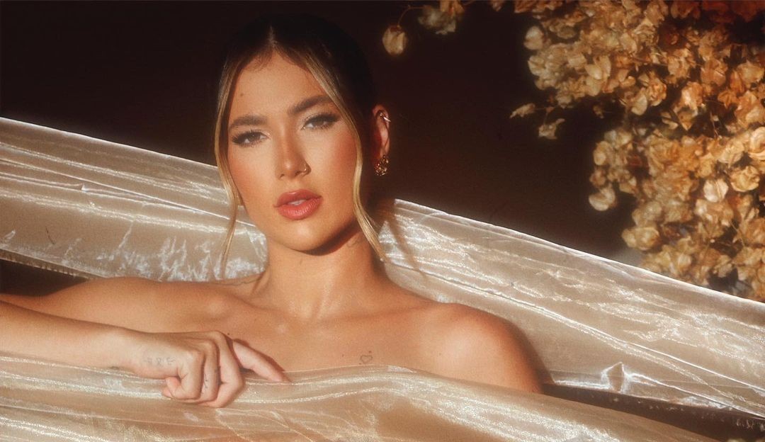 Virginia Fonseca posta story mostrando a barriga de quatro meses de gravidez do segundo filho