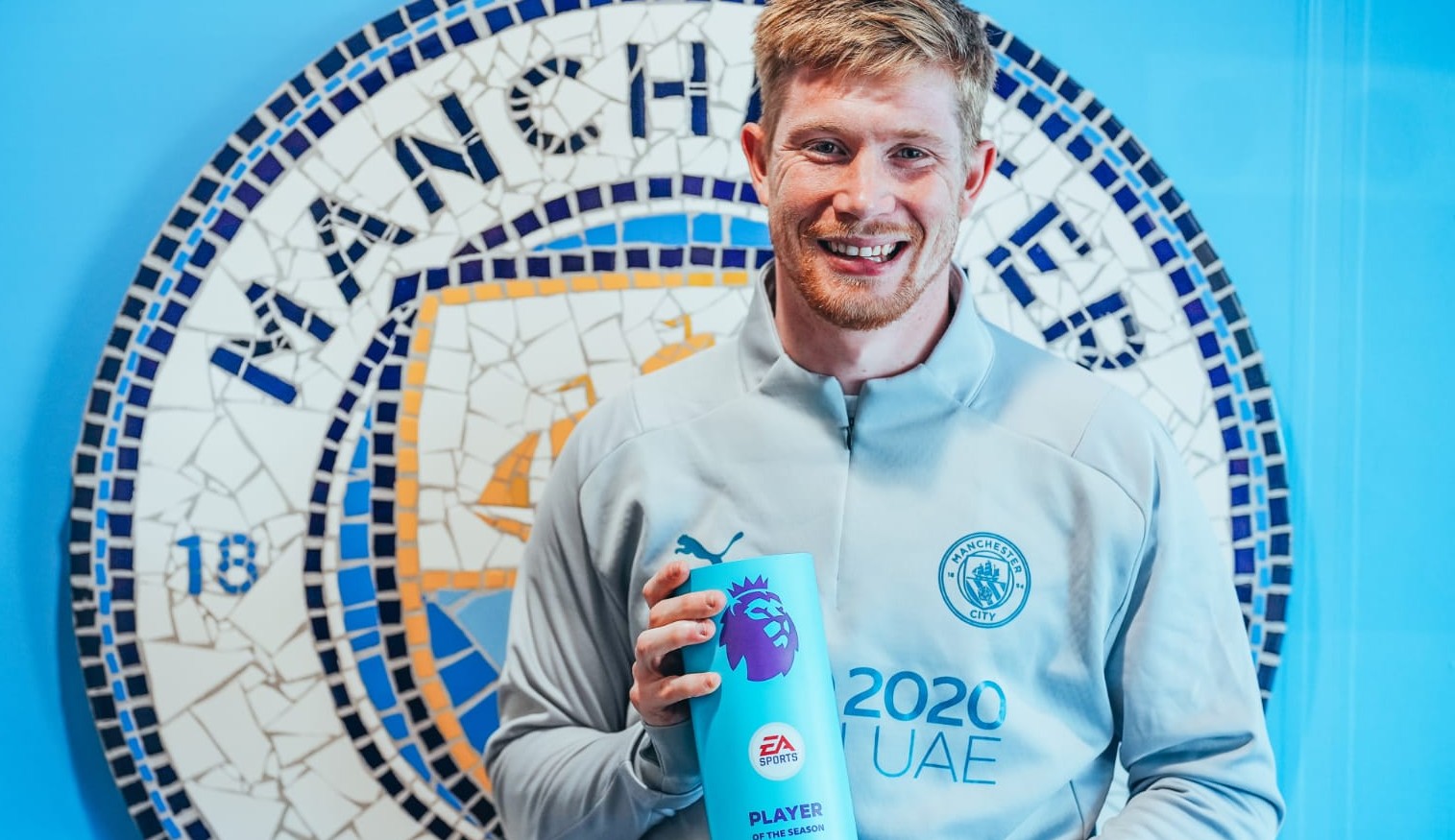 Kevin de Bruyne vence pela segunda vez consecutiva o prêmio de melhor jogador da temporada