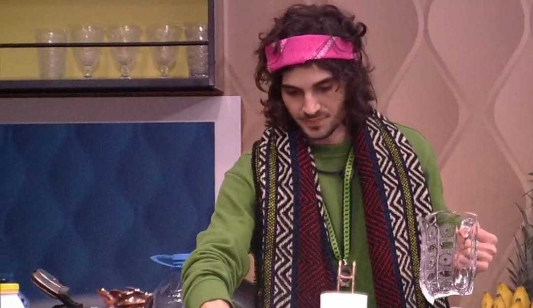 BBB 21: Fiuk mostra talento na cozinha chamando atenção na internet