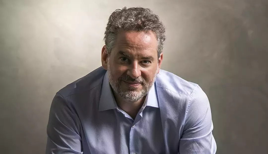 Dan Stulbach tem mãe internada por Covid-19 após perder o pai para a doença