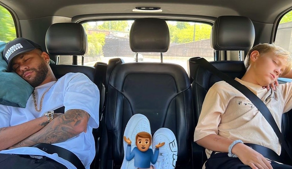 Neymar diverte seguidores em foto com o filho