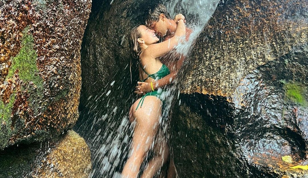 Larissa Manoela anuncia namoro com o ator André Luiz Frambach