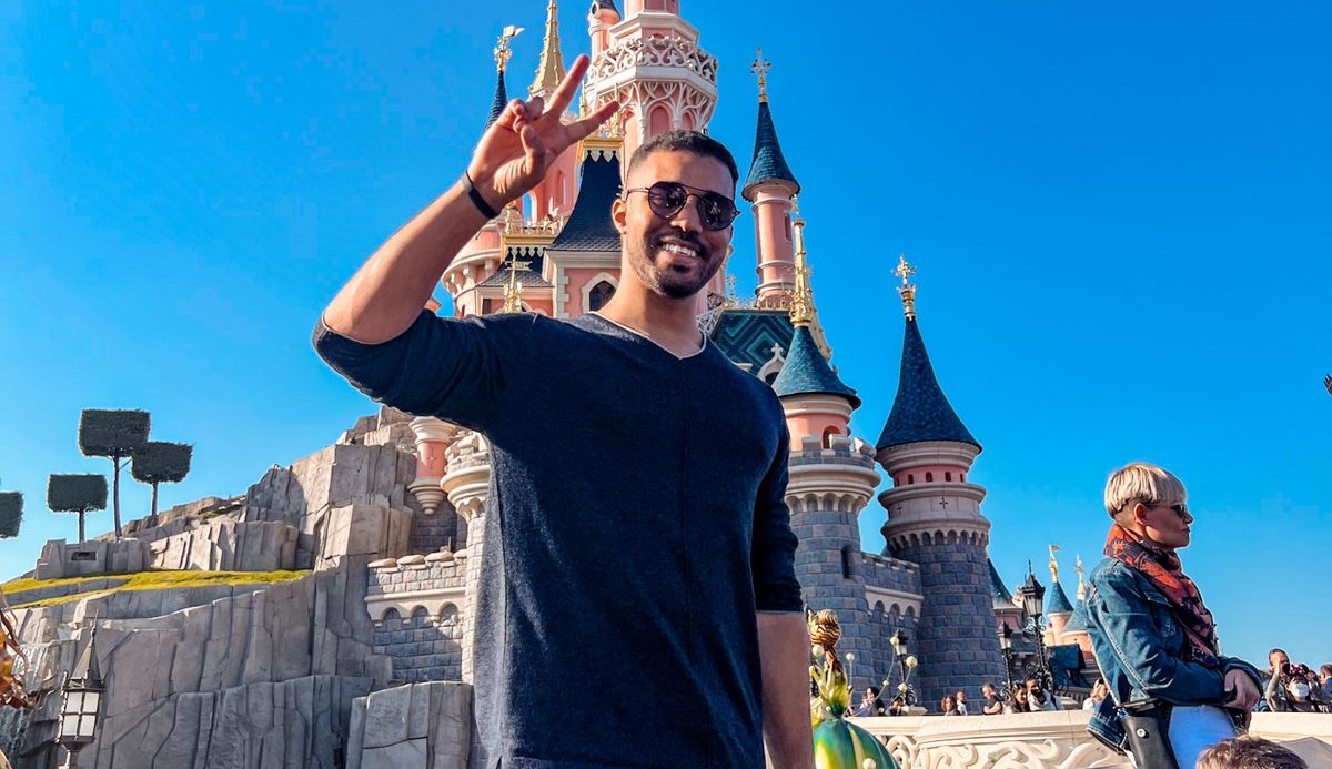 Influenciador Henrique Sete, faz sucesso na Internet com dicas no mercado financeiro e curso online