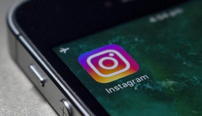 Kim e Kylie Jenner, as Irmãs Kardashians criticam Instagram