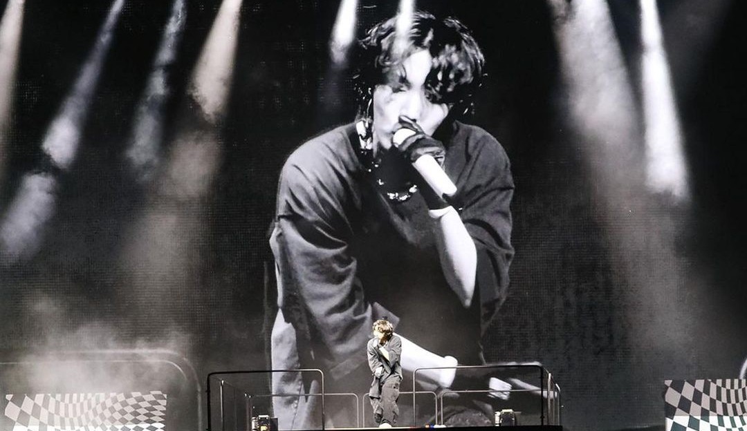 J-Hope se apresenta em Lollapalooza e tranforma festival em HOBIPALOOZA