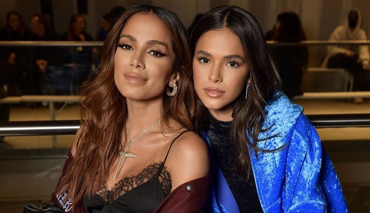 Anitta parabeniza Bruna Marquezine: “Merece tudo de bom”