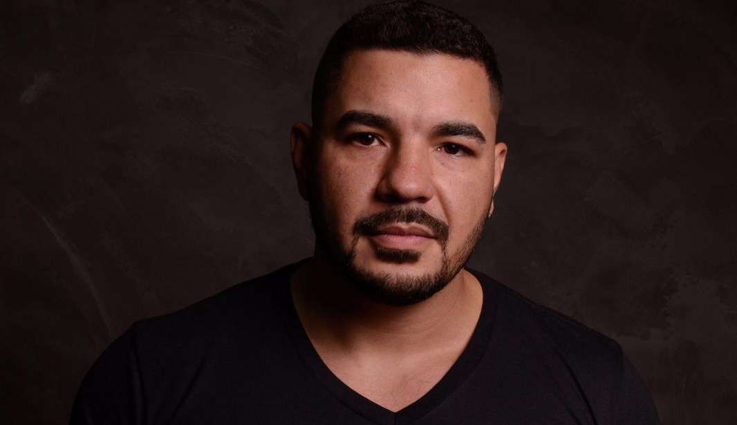 William Dolato, influencer em segurança digital, ensina como se proteger de golpes com celular