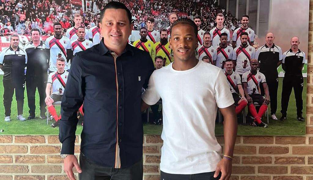 Jogador de base do Botafogo Enio é  apresentado em clube belga
