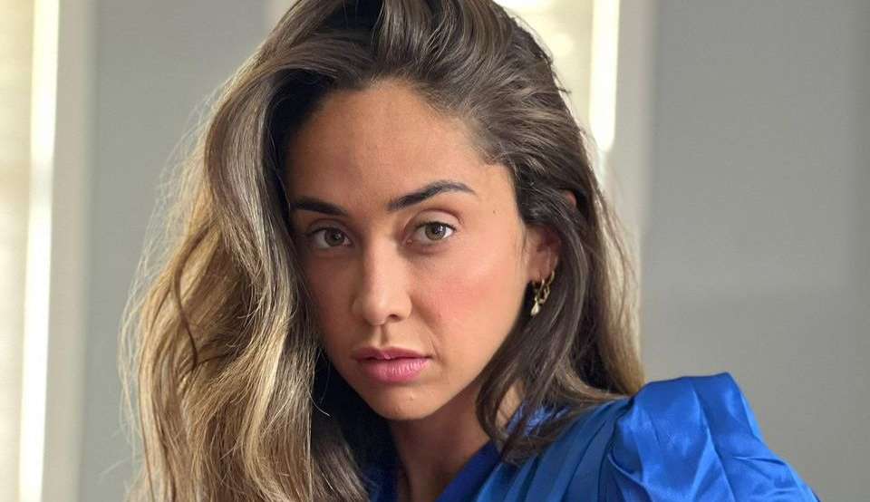 Influencer Aline Gomes realiza sonho de se formar em Harvard nos Estados Unidos.