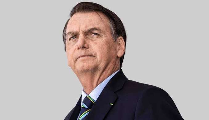 Jair Bolsonaro afirma estar arrependido por declarações insensíveis durante a pandemia de Covid-19: “Dei uma aloprada”