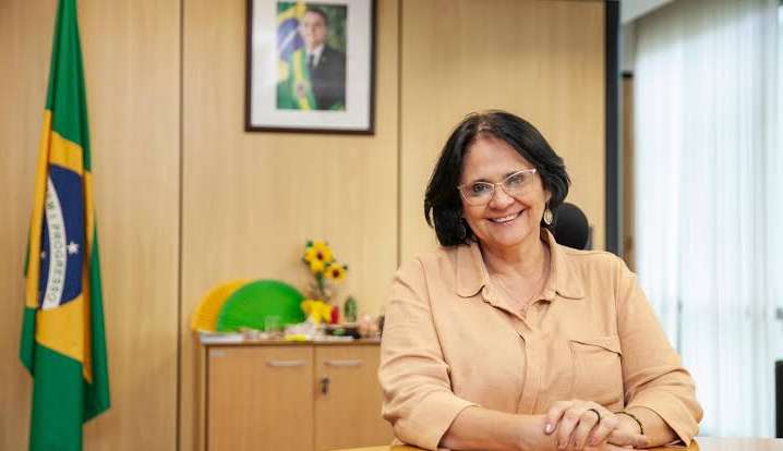 Tribunal Superior Eleitoral multa Damares Alves por propaganda antecipada negativa contra Lula