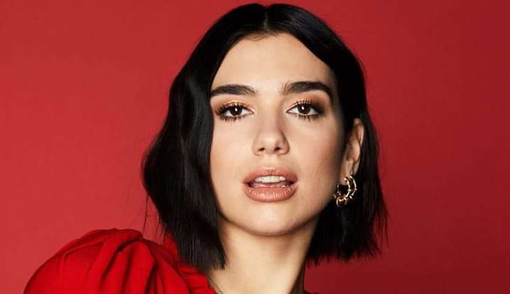 Dua Lipa está focada na produção de seu novo álbum: “Me sinto cada vez mais livre”