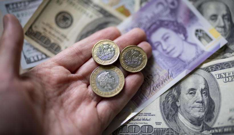 Libra atinge menor nível histórico em relação ao dólar