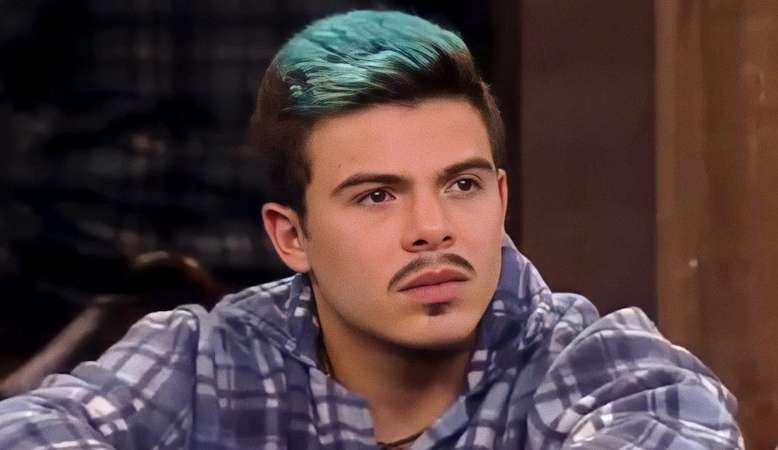 Equipe de Thomaz Costa emite comunicado após pedido de peão ao cair na roça