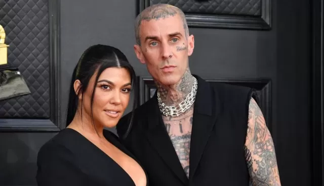 Kourtney Kardashian e Travis Barker compram casa na praia por R$77 milhões