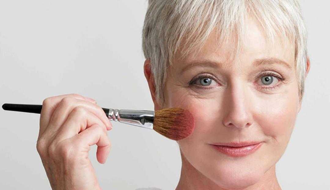 Tire suas dúvidas sobre maquiagem em pele madura