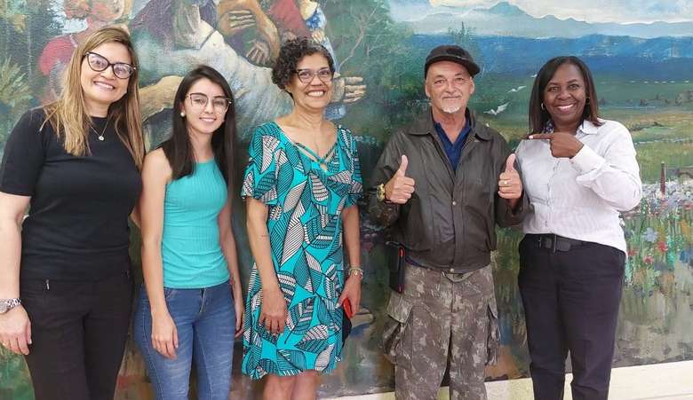 Morador de rua de Taubaté passa em concurso da prefeitura e assume cargo de pintor