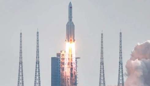 Previsto para cair na Espanha, destroços de foguete chinês caem no Oceano Pacífico