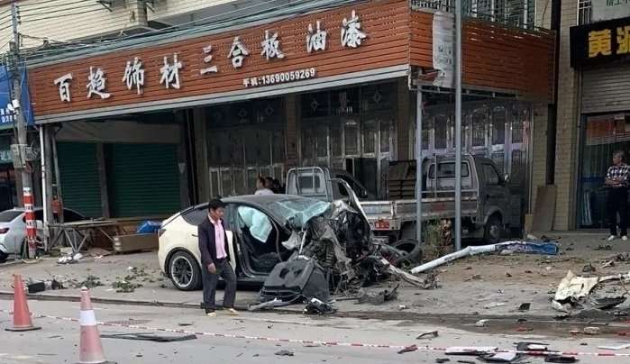 Tesla irá colaborar nas investigações do acidente fatal na China