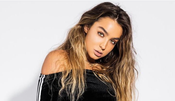 Sommer Ray revela que rapper Machine Gun Kelly a traiu com Megan Fox
