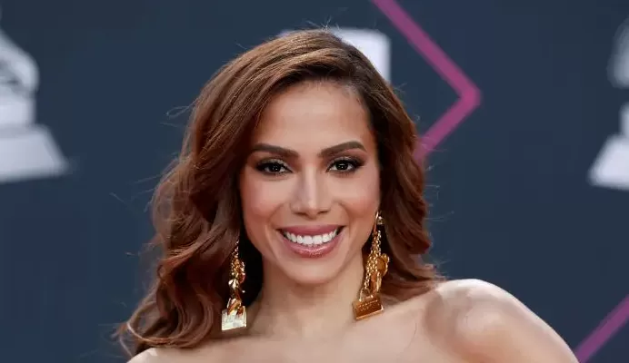 Anitta dá entrada em hospital em São Paulo