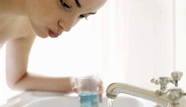 Enxaguantes Bucais Substituem a Escovação?