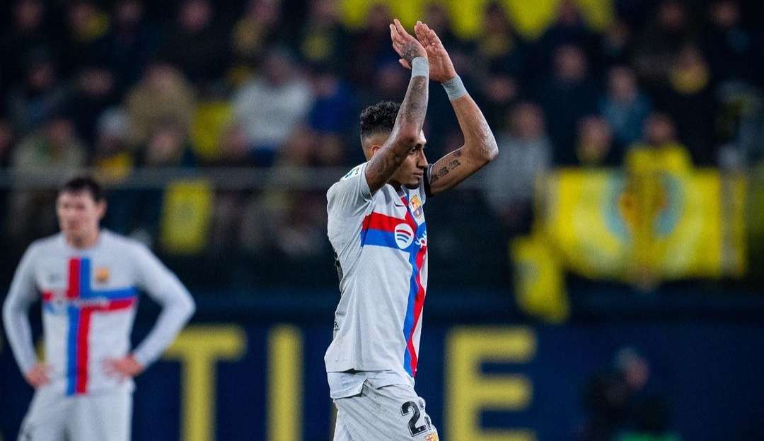 Raphinha pede desculpas por xingar Xavi no Barcelona