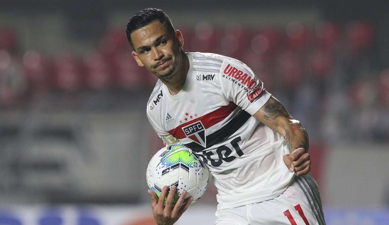 Luciano cumpre suspensão e capitão volta a ficar disponível