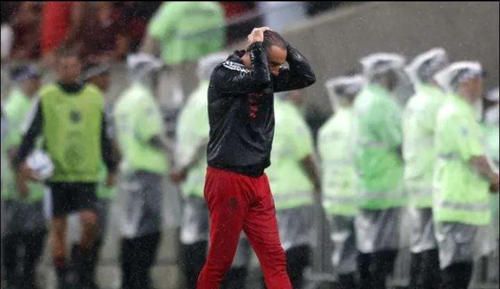 Vítor Pereira lamenta perda de títulos em início no Flamengo