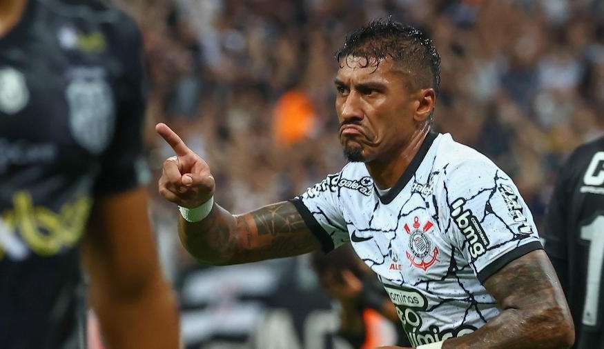 Paulinho volta a marcar para o Corinthinas