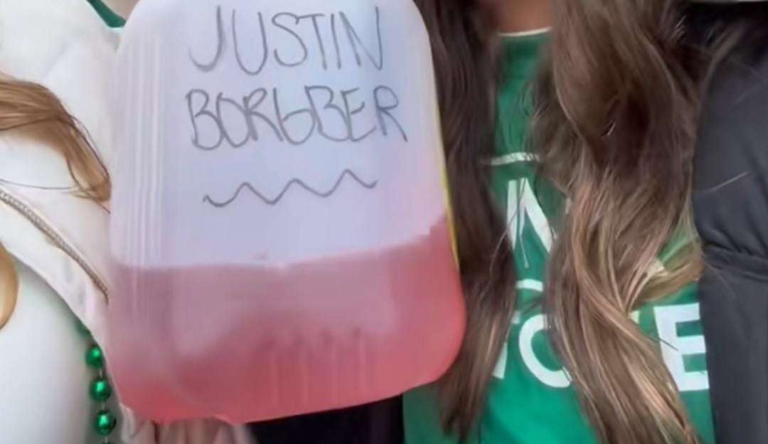 Estudantes são levados ao hospital após fazerem uma trend do TikTok