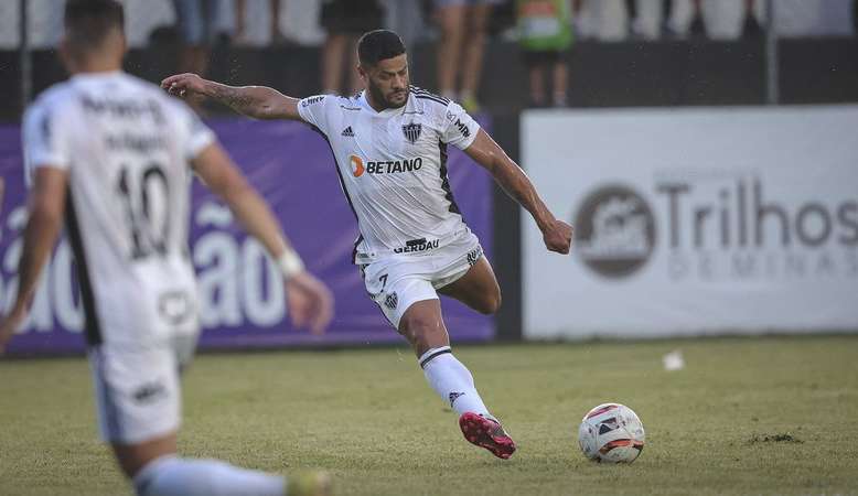 Hulk critica árbitro e manda recado para ex-jogador do Cruzeiro