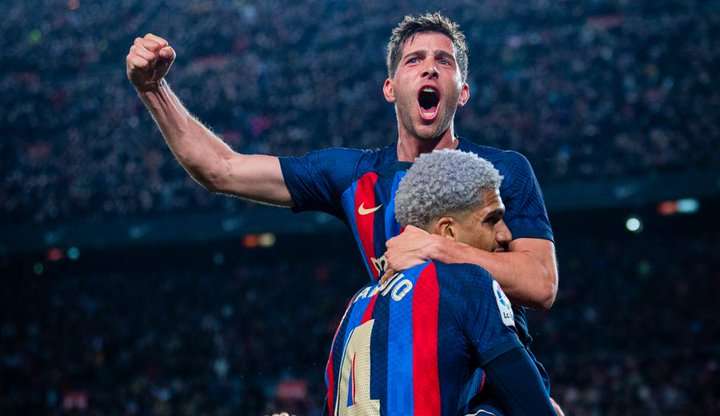 Barcelona vence o Real Madrid e abre vantagem na La Liga