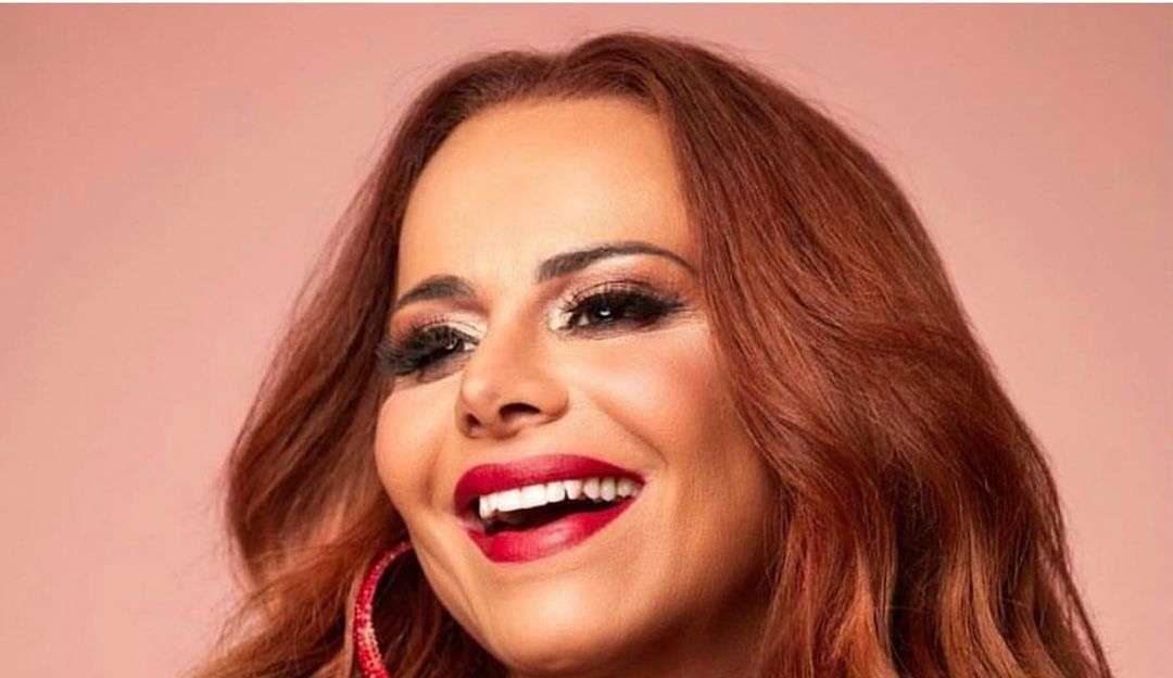 Viviane Araújo faz aniversário e agradece a Deus pela família