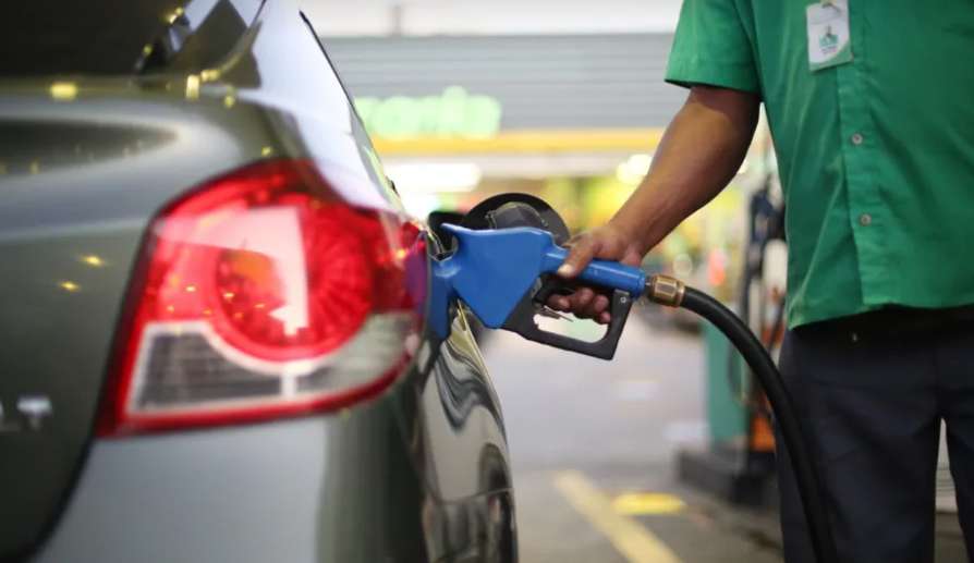 Valor do ICMS é reduzido em todos os estados, mas preços ainda impressionam