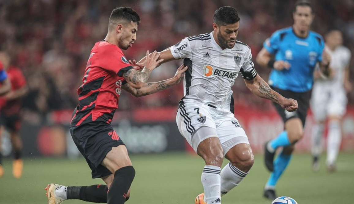 Hulk critica arbitragem após derrota na Libertadores