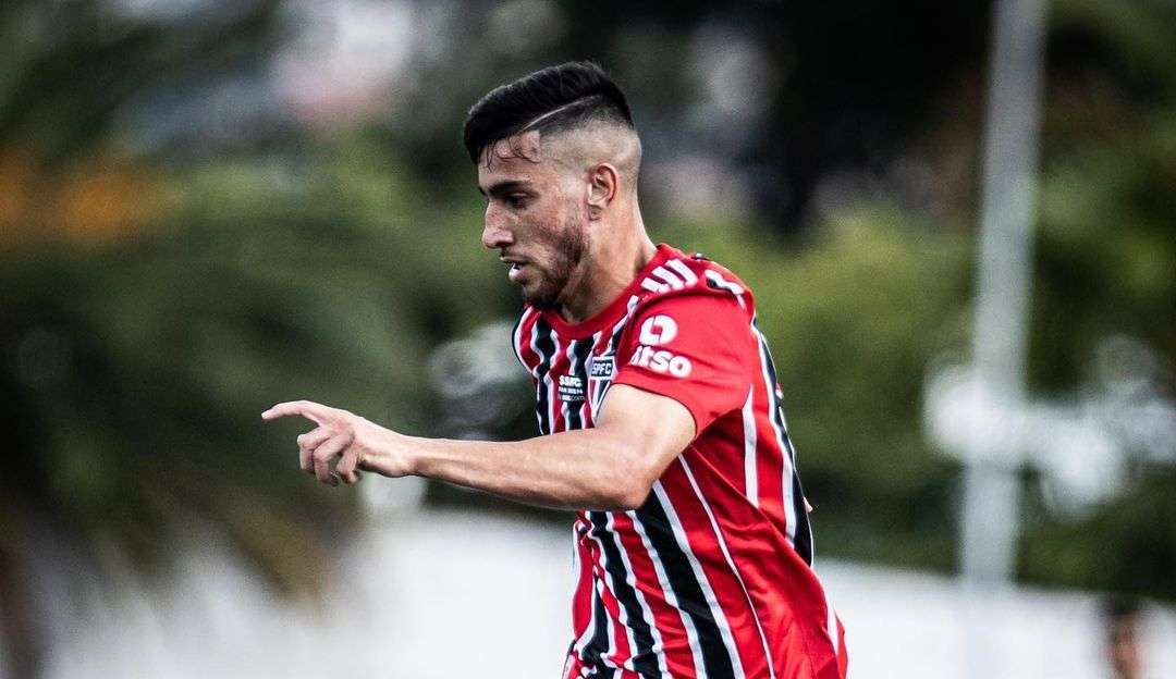 Prints com ameaças de morte fortalecem processo contra Pedrinho, atacante do São Paulo